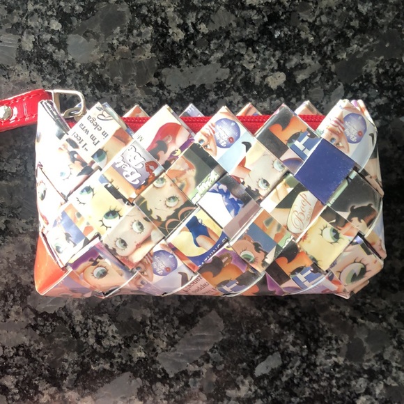 Nahui Ollin arm candy bag and wristlet - Picture 5 of 7